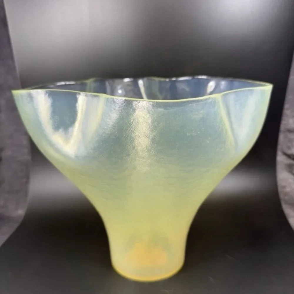 Murano Glass Vase Vessel Yellow Opalescent Venetian Italian Glass New W Tag‎ 9in